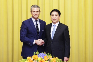 Chủ tịch nước Lương Cường tiếp Bộ trưởng Bộ Chiến tranh Mỹ