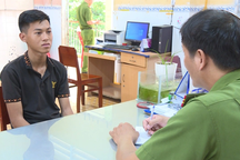 Khởi tố nam thanh niên rủ bạn đi cướp vé số của người mù