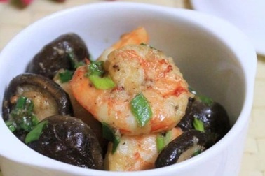 Tôm kho nấm hương giàu dinh dưỡng cho cả nhà