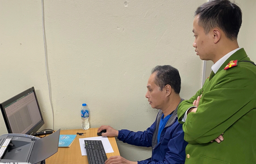 Hà Nội: Khám xét thêm một trung tâm đăng kiểm ở quận Long Biên - 2 Hà Nội: Khám xét thêm một trung tâm đăng kiểm ở quận Long Biên - 2