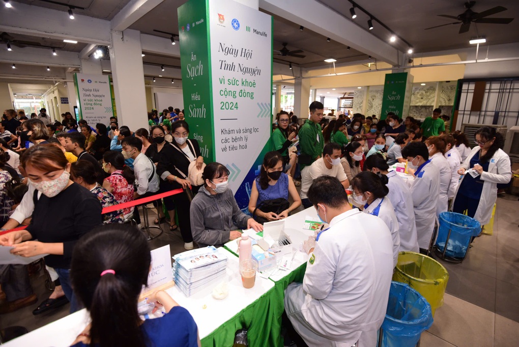 Manulife khuyến khích cộng đồng khoe khỏe, tổ chức khám miễn phí cho 10.000 người - 2 Manulife khuyến khích cộng đồng khoe khỏe, tổ chức khám miễn phí cho 10.000 người - 2