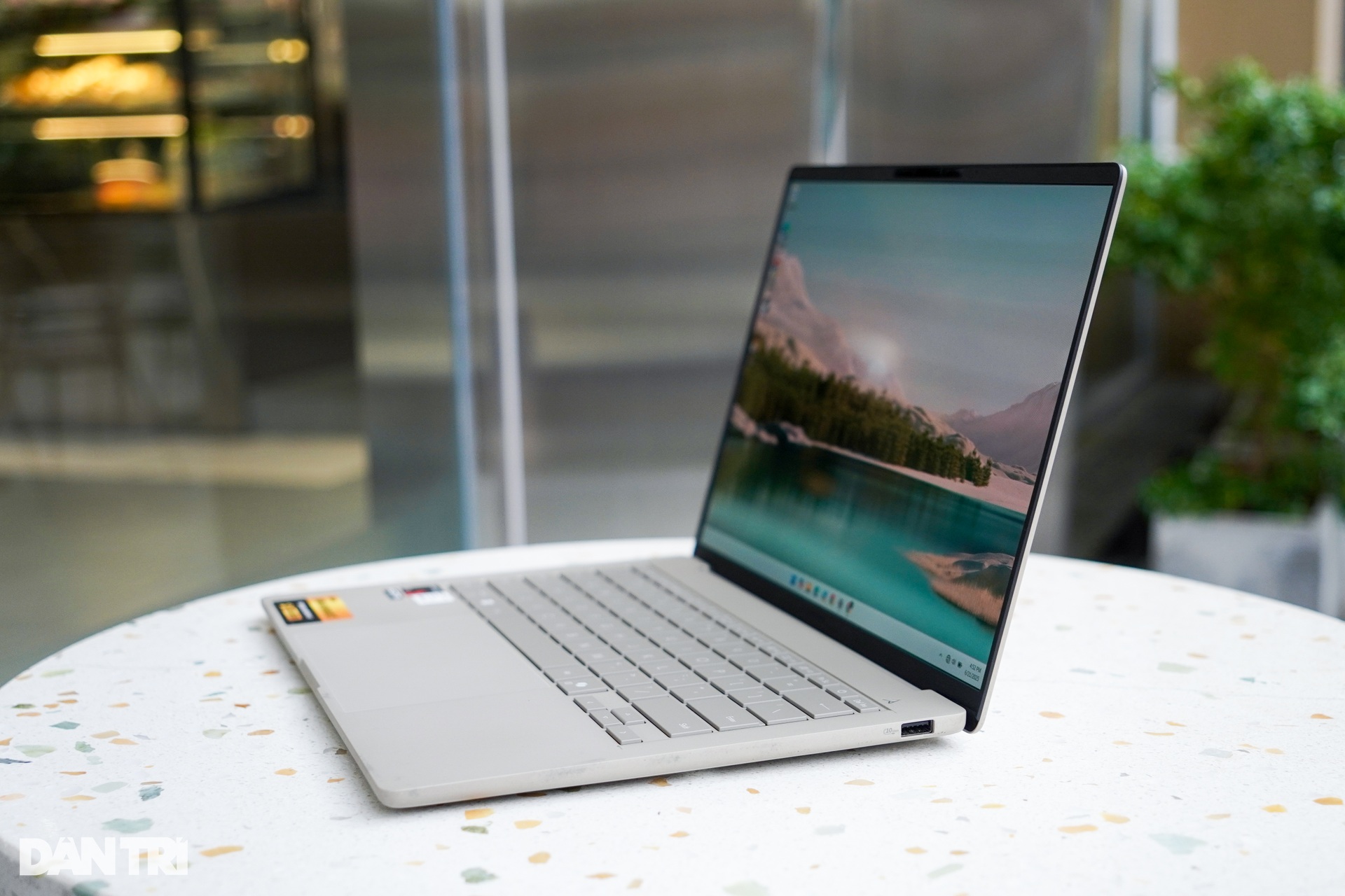 Đánh giá Asus Zenbook A14: Laptop AI chạy chip Snapdragon X sẽ dành cho ai? - 3