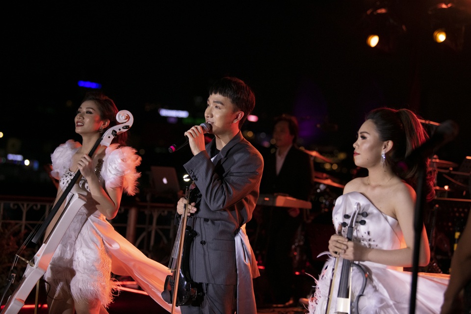 Chuyến “Viễn du” độc đáo của Hoàng Rob - 6 Chuyến “Viễn du” độc đáo của Hoàng Rob - 6