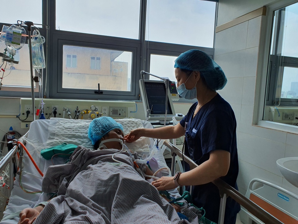 Nữ sinh 16 tuổi trút hơi thở cuối cùng trong vòng tay bạn đọc Dân trí - 1 Nữ sinh 16 tuổi trút hơi thở cuối cùng trong vòng tay bạn đọc Dân trí - 1