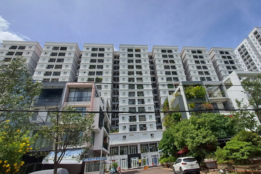 Nền gạch căn hộ chung cư bỗng dưng nứt toác, chủ tịch tỉnh yêu cầu làm rõ