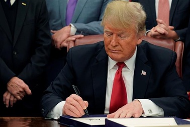 Ông Trump ký lệnh trừng phạt toàn bộ tài sản của chính phủ Venezuela tại Mỹ