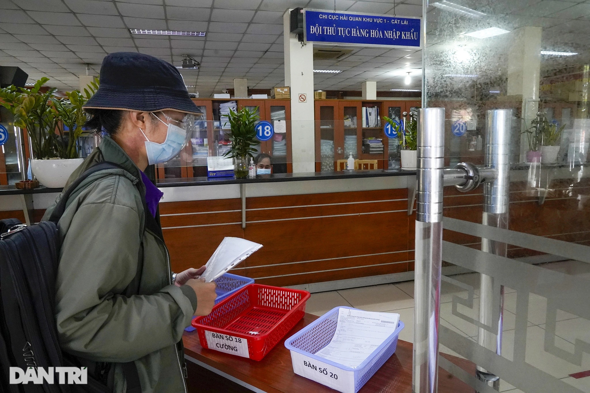 Vì sao TPHCM đang suy giảm vị thế đầu tàu kinh tế? - 6 Vì sao TPHCM đang suy giảm vị thế đầu tàu kinh tế? - 6