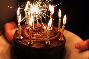 Nhận án phạt vì tổ chức sinh nhật nơi công cộng