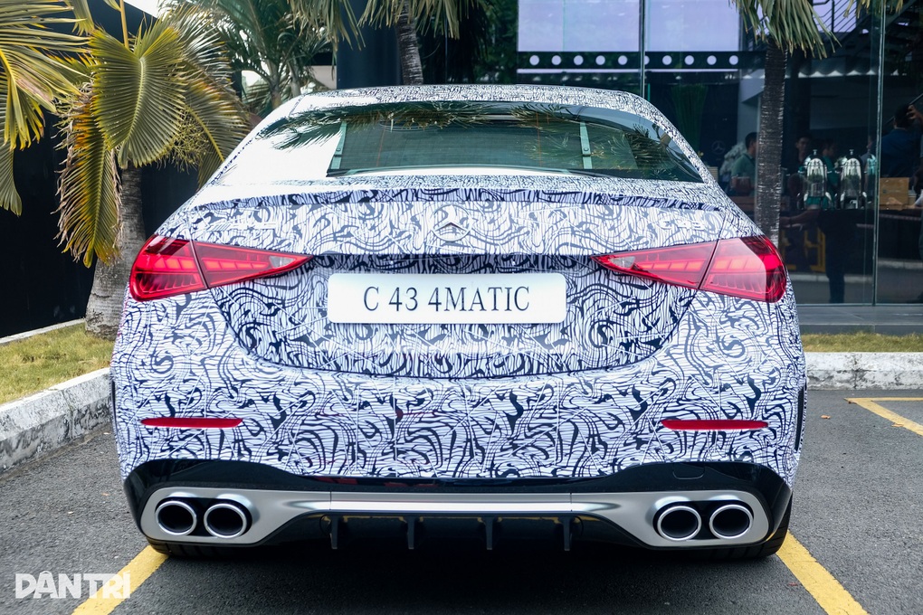 Mercedes-AMG C 43 lắp ráp tại Việt Nam, sedan hiệu suất cao cho tay chơi - 3 Mercedes-AMG C 43 lắp ráp tại Việt Nam, sedan hiệu suất cao cho tay chơi - 3