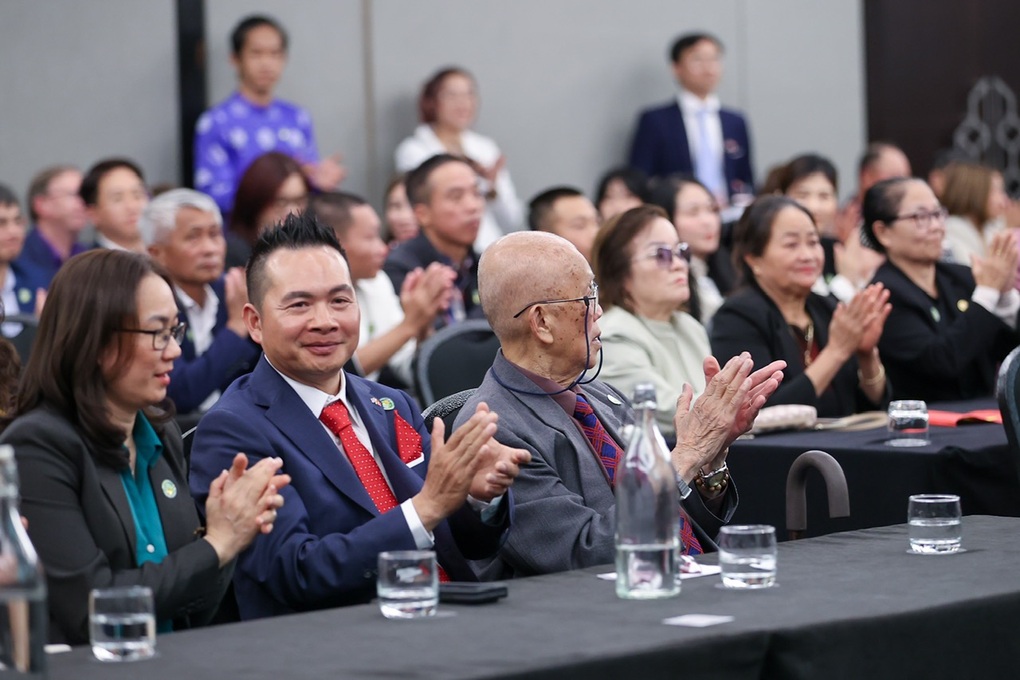 Cuộc gặp gỡ thân tình, cảm xúc của Thủ tướng với kiều bào tại New Zealand - 3 Cuộc gặp gỡ thân tình, cảm xúc của Thủ tướng với kiều bào tại New Zealand - 3