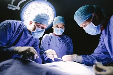 Bí ẩn y học: Nam sinh quên tiếng mẹ đẻ sau ca phẫu thuật đầu gối