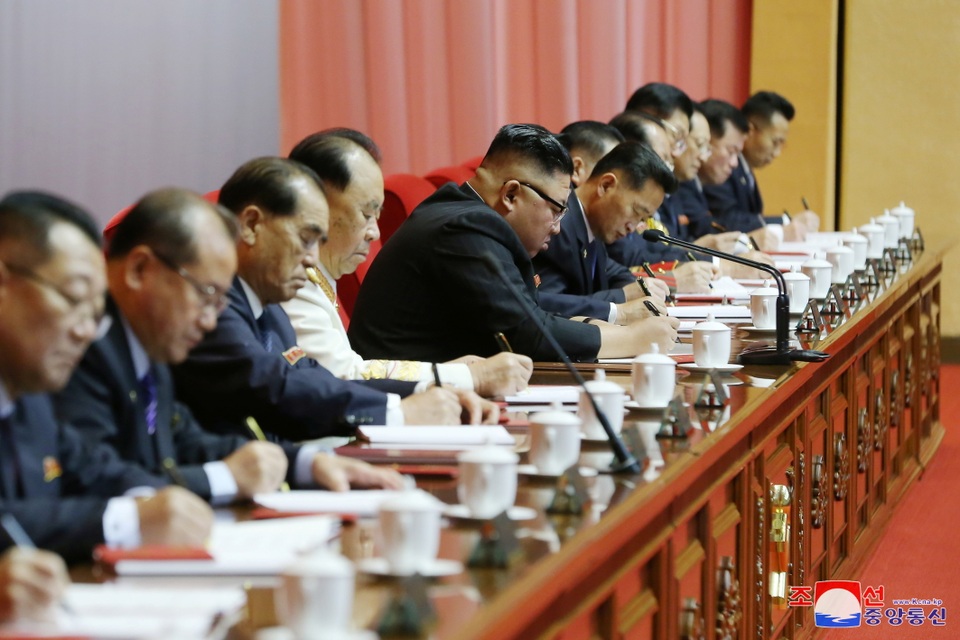 Ông Kim Jong-un thừa nhận kế hoạch kinh tế thất bại - 4 Ông Kim Jong-un thừa nhận kế hoạch kinh tế thất bại - 4