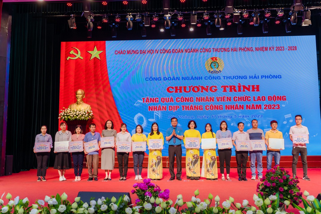 25 tiết mục văn nghệ đặc sắc của công nhân lao động mừng sinh nhật Bác - 4 25 tiết mục văn nghệ đặc sắc của công nhân lao động mừng sinh nhật Bác - 4