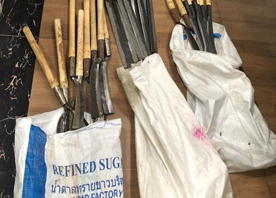 Bắt khẩn cấp 9 đối tượng trong vụ đi ô tô rượt chém nhau - 3 Bắt khẩn cấp 9 đối tượng trong vụ đi ô tô rượt chém nhau - 3