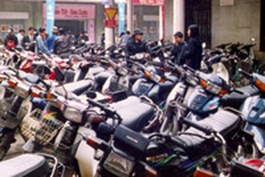 Có dẹp được các điểm trông giữ xe vi phạm?