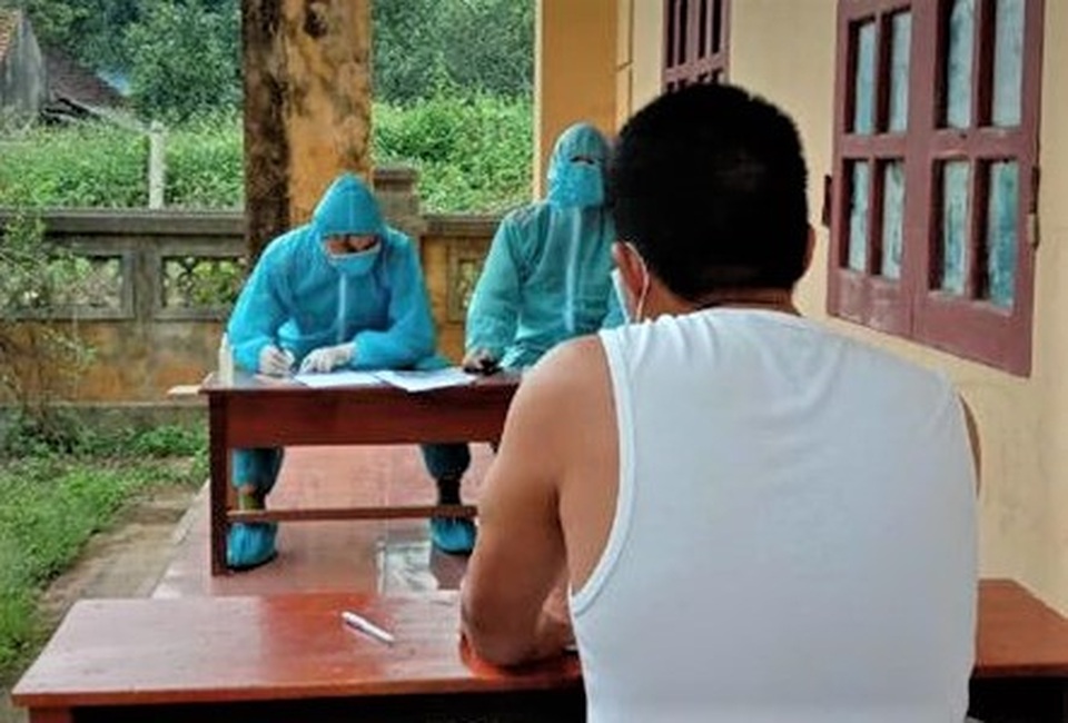 Xử lý người chê bai khu cách ly, xúc phạm lực lượng làm nhiệm vụ - 1 Xử lý người chê bai khu cách ly, xúc phạm lực lượng làm nhiệm vụ - 1