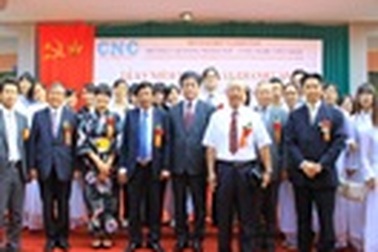 Trường Cao đẳng Ngoại ngữ - Công nghệ Việt Nhật thông báo điểm xét tuyển năm học 2013-2014