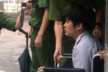 Khoắng xong mẻ lớn, tên trộm đóng tài sản vào thùng nhờ... công an trả lại