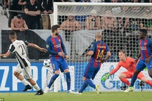 Juventus 3-0 Barcelona: Cú đúp của Dybala