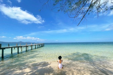 Sát nghỉ lễ giá tour bất ngờ hạ nhiệt, nhiều đơn vị ồ ạt "xả lỗ"