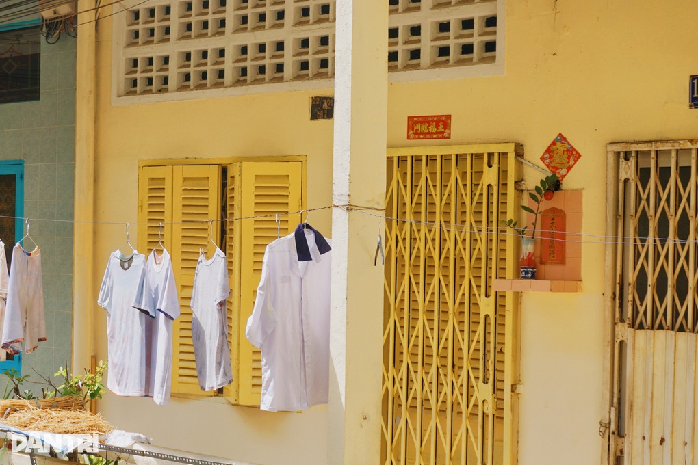 Chung cư phim Mai: Khán giả kéo đến chụp ảnh, bán nước mía cũng đóng phim - 3 Chung cư phim Mai: Khán giả kéo đến chụp ảnh, bán nước mía cũng đóng phim - 3