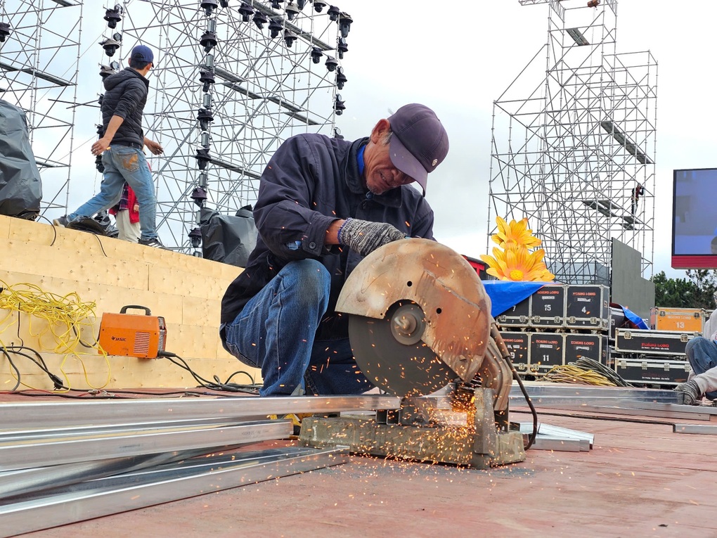 Hoàn tất hồ sơ thủ tục xây dựng sân khấu Festival hoa Đà Lạt - 2 Hoàn tất hồ sơ thủ tục xây dựng sân khấu Festival hoa Đà Lạt - 2