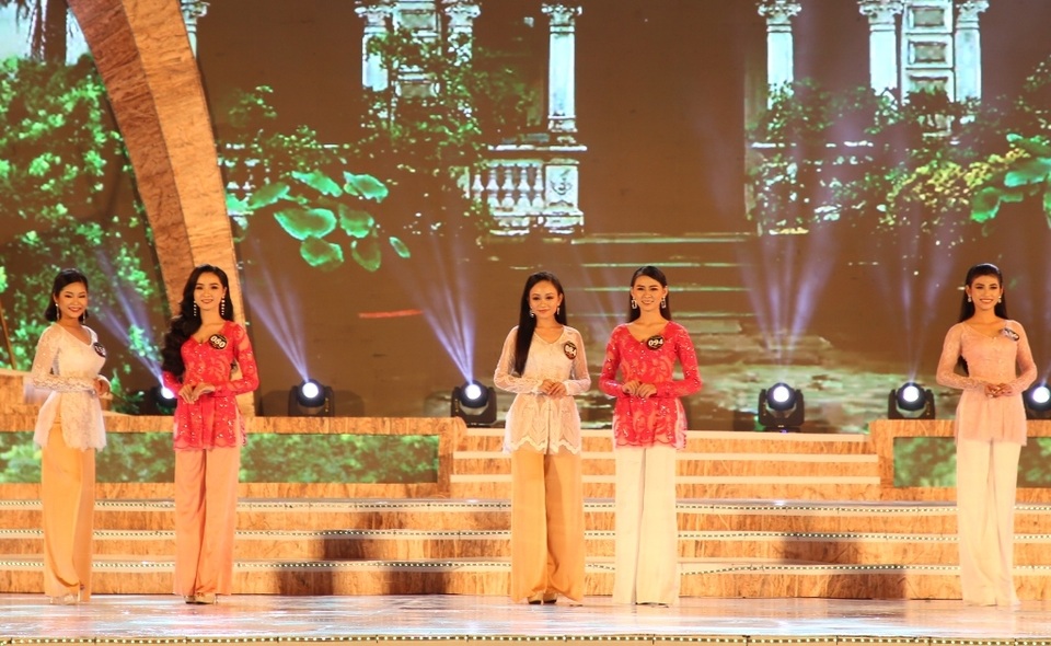 Cô gái Bến Tre đoạt giải cao nhất cuộc thi “Người đẹp xứ dừa” - 4 Cô gái Bến Tre đoạt giải cao nhất cuộc thi “Người đẹp xứ dừa” - 4