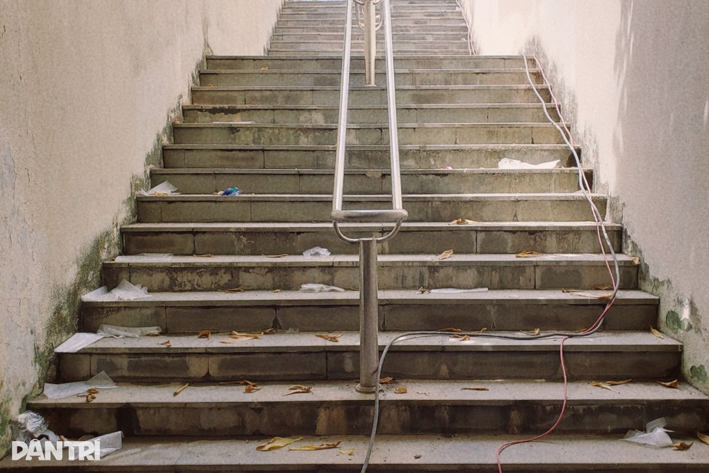 Hầm đi bộ ra biển đầu tiên ở Đà Nẵng rơi vào quên lãng - 2 Hầm đi bộ ra biển đầu tiên ở Đà Nẵng rơi vào quên lãng - 2