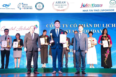 Crystal Holidays được vinh danh Top 10 Thương hiệu mạnh ASEAN 2023