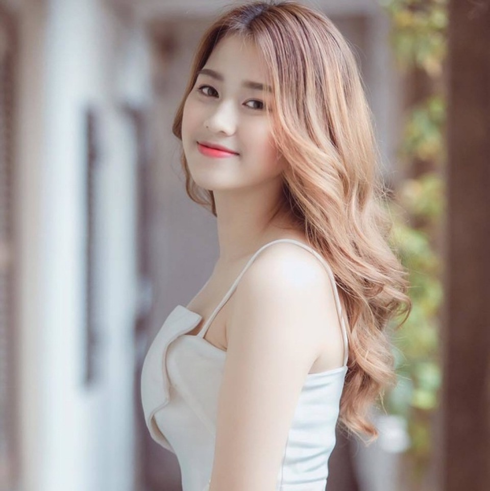 Cuộc sống đời thường giản dị của tân Hoa hậu Việt Nam 2020 - Đỗ Thị Hà - 5 Cuộc sống đời thường giản dị của tân Hoa hậu Việt Nam 2020 - Đỗ Thị Hà - 5