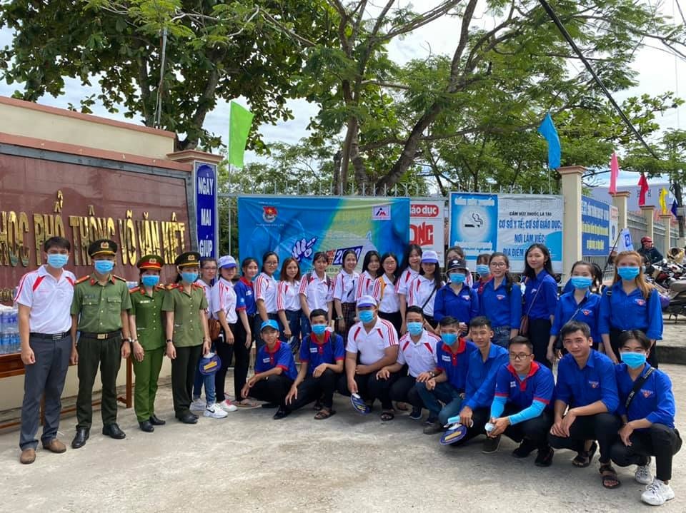 Tuổi trẻ xứ Công tử Bạc Liêu hết mình tiếp sức sĩ tử thi tốt nghiệp THPT - 10 Tuổi trẻ xứ Công tử Bạc Liêu hết mình tiếp sức sĩ tử thi tốt nghiệp THPT - 10