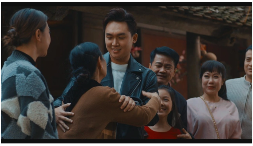 Hùng Min gây xúc động với 2 ca khúc trong phim Tết - 3 Hùng Min gây xúc động với 2 ca khúc trong phim Tết - 3