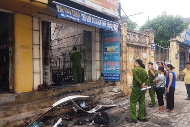 Bà hỏa thiêu rụi cửa hàng “Thế giới túi xách thời trang”