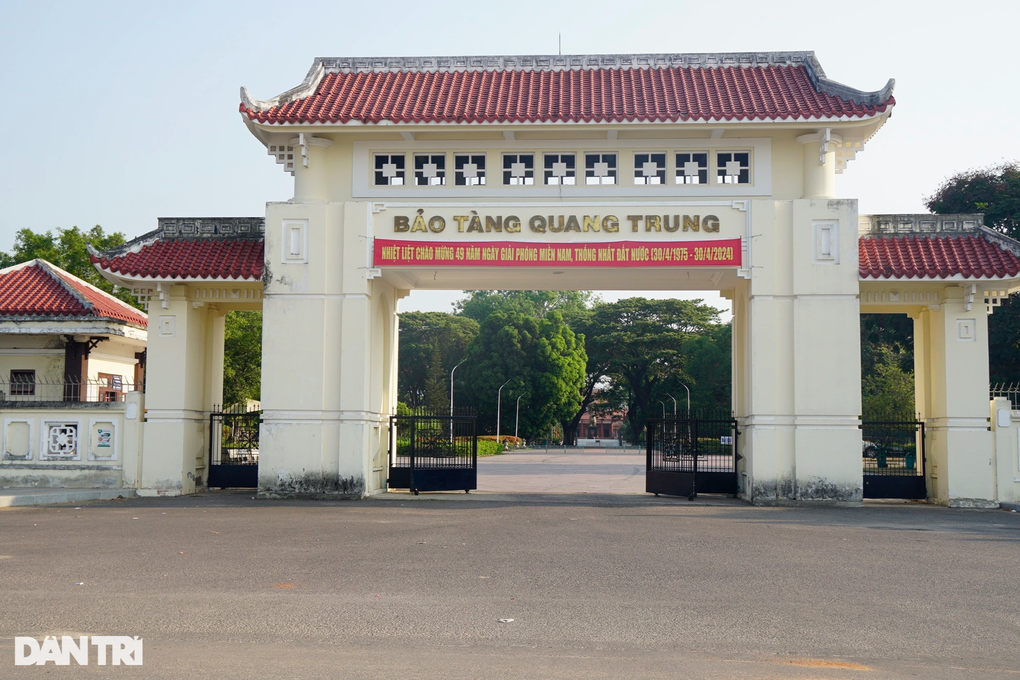 Bình Định: Nắng nóng, du khách đổ xô đi biển, điểm đến tâm linh vắng vẻ - 3 Bình Định: Nắng nóng, du khách đổ xô đi biển, điểm đến tâm linh vắng vẻ - 3