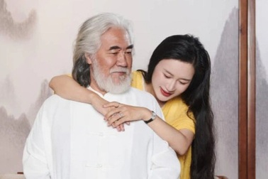 "Ông trùm phim kiếm hiệp" Trương Kỷ Trung nghi vợ trẻ tẩu tán tài sản