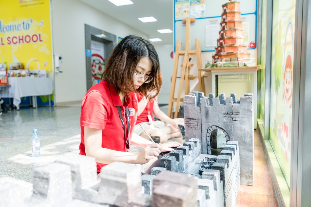 Học sinh sáng tạo các môn học thông qua mô hình không gian - 1 Học sinh sáng tạo các môn học thông qua mô hình không gian - 1