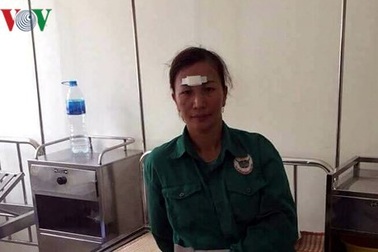 Một công nhân vệ sinh môi trường bị đánh nhập viện ở Hà Nội