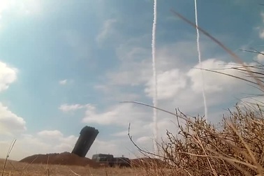 Video dàn tên lửa Nga dội “mưa” hỏa lực vào mục tiêu