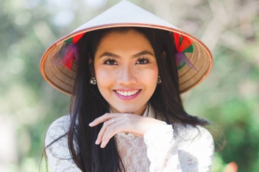 Hoa khôi DHS Việt: Diện áo dài đi học mỗi dịp Tết xa nhà