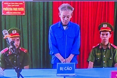 Án chung thân cho gã chồng dùng dao cắt cổ vợ tử vong