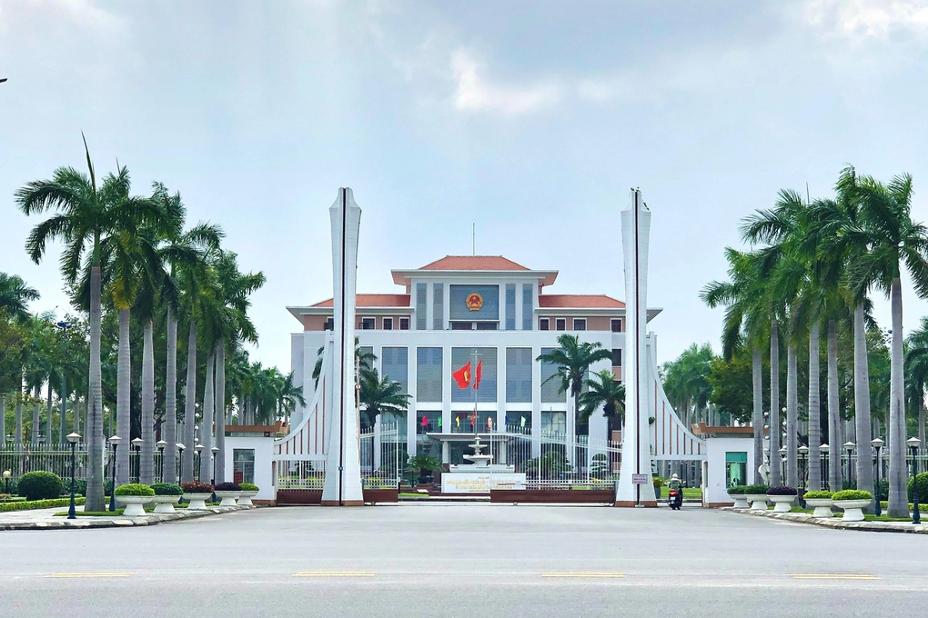 Tuyển 381 chỉ tiêu công chức, viên chức - 1 Tuyển 381 chỉ tiêu công chức, viên chức - 1