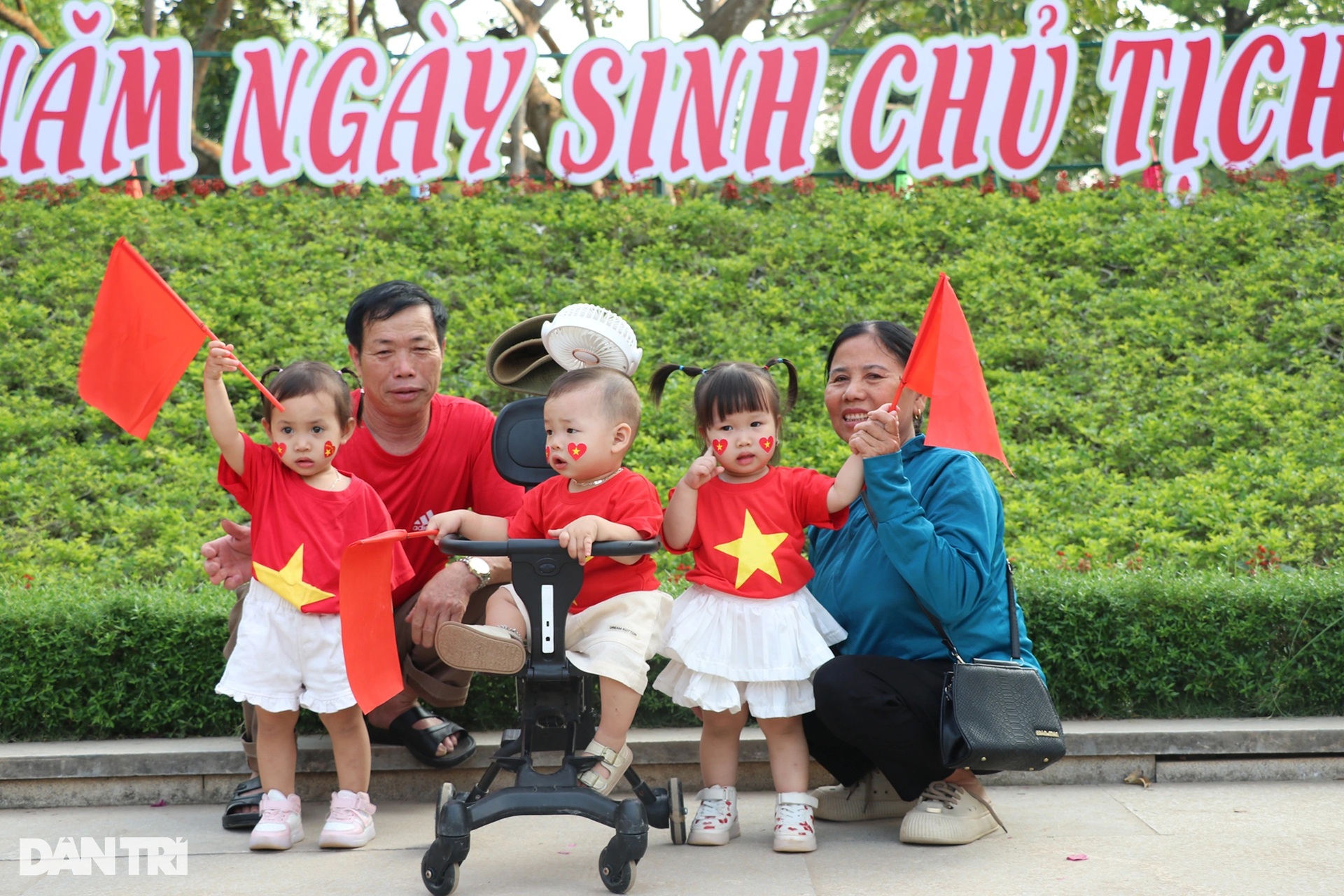 Lần đầu về thăm quê Bác Hồ, tôi thấy gần gũi và xúc động vô cùng - 8 Lần đầu về thăm quê Bác Hồ, tôi thấy gần gũi và xúc động vô cùng - 8