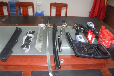 Một sinh viên nghi tàng trữ nhiều vũ khí trái phép