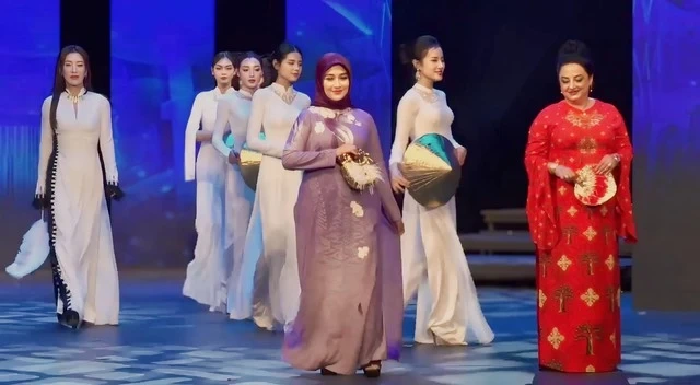 ao dai 5.jpg ao dai 5.jpg