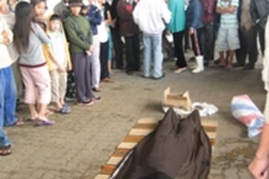 Vớt được xác sinh viên tự tử ở sông Hàn