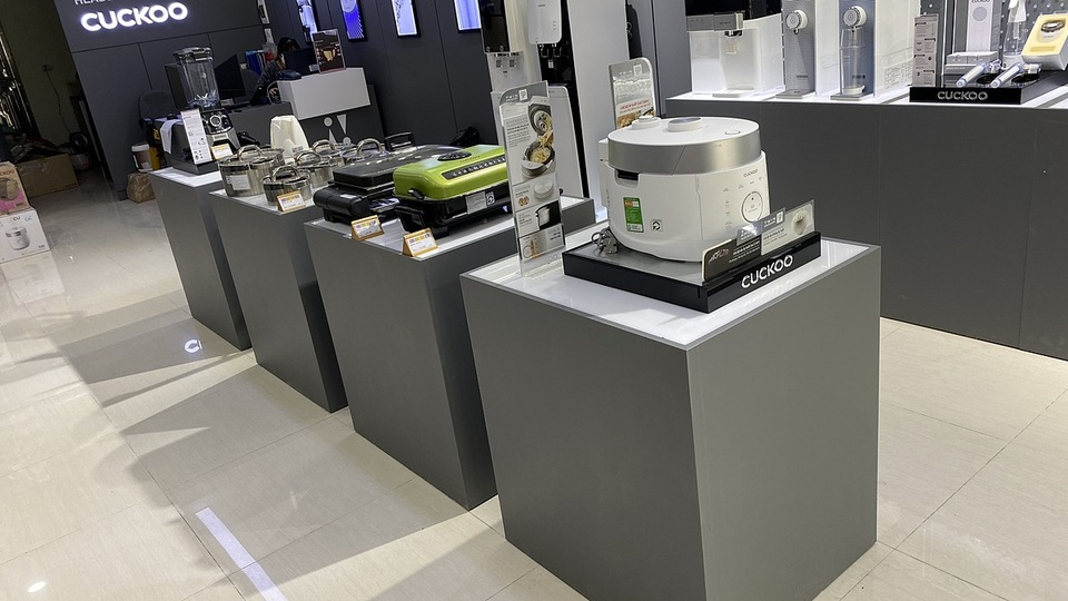 Mua hàng chính hãng và hưởng hậu mãi tại showroom Cuckoo Hà Nội - 7 Mua hàng chính hãng và hưởng hậu mãi tại showroom Cuckoo Hà Nội - 7