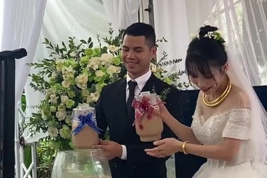 Đám cưới Hà Nội rót trà sữa thay rượu vang và chuyện tình định mệnh gây sốt