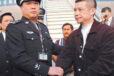 Trung Quốc “săn cáo” tham nhũng trốn qua Mỹ