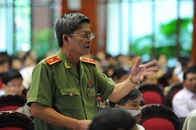 Tham nhũng có thể bỏ tù, lãng phí thì… bó tay!