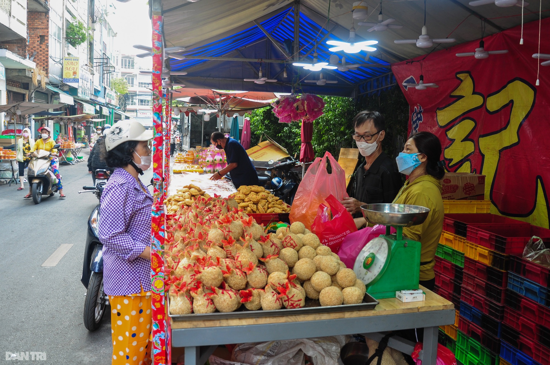 Độc đáo chợ bánh truyền thống người Hoa mỗi năm chỉ bán vào dịp Tết - 5 Độc đáo chợ bánh truyền thống người Hoa mỗi năm chỉ bán vào dịp Tết - 5
